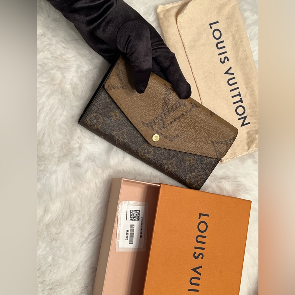 Louis Vuitton Sarah reverse monogram wallet